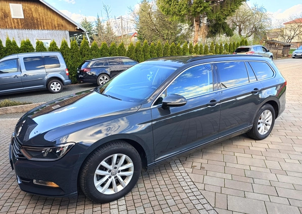 Volkswagen Passat cena 63500 przebieg: 188000, rok produkcji 2015 z Działoszyn małe 704